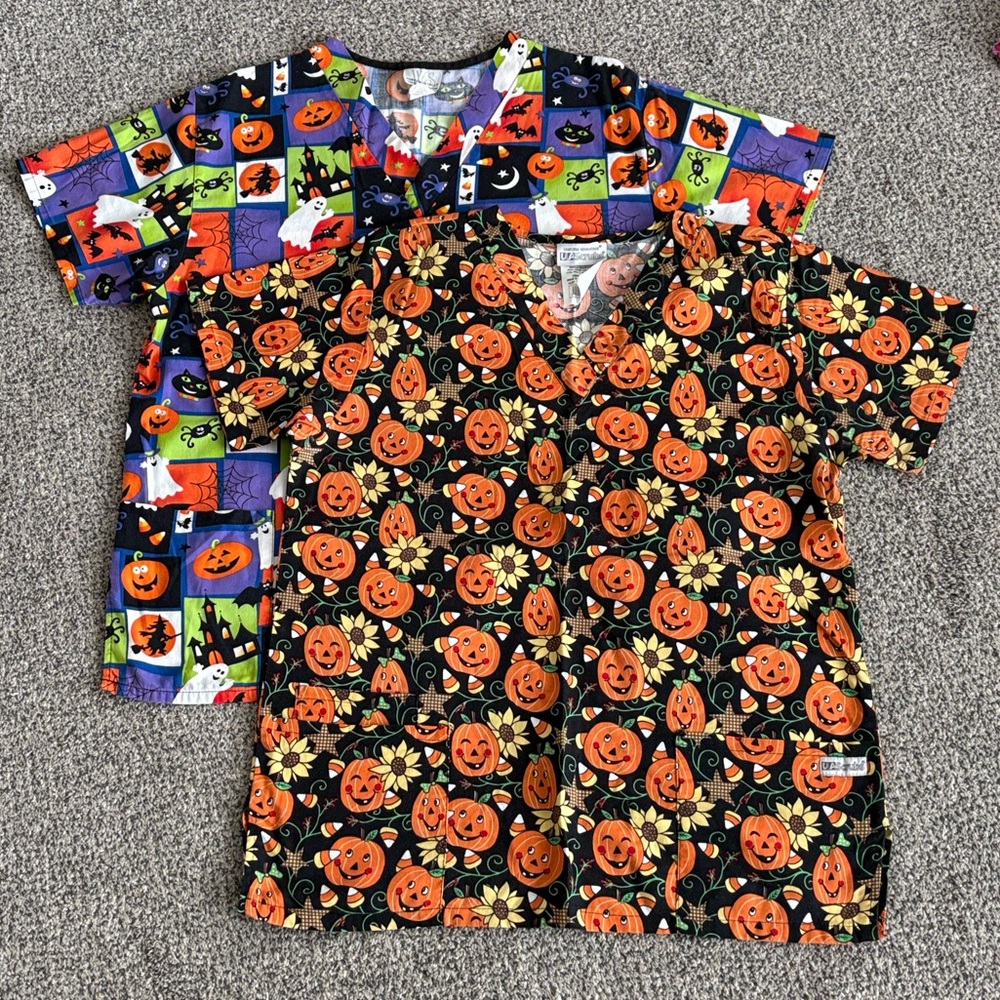 Lot of 15 Scrub Tops - Picture 4 of 10
